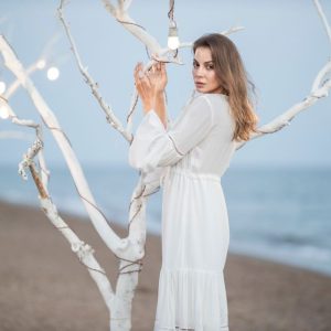 Resort Wear Evening: 6 Outfits That Work After Dark